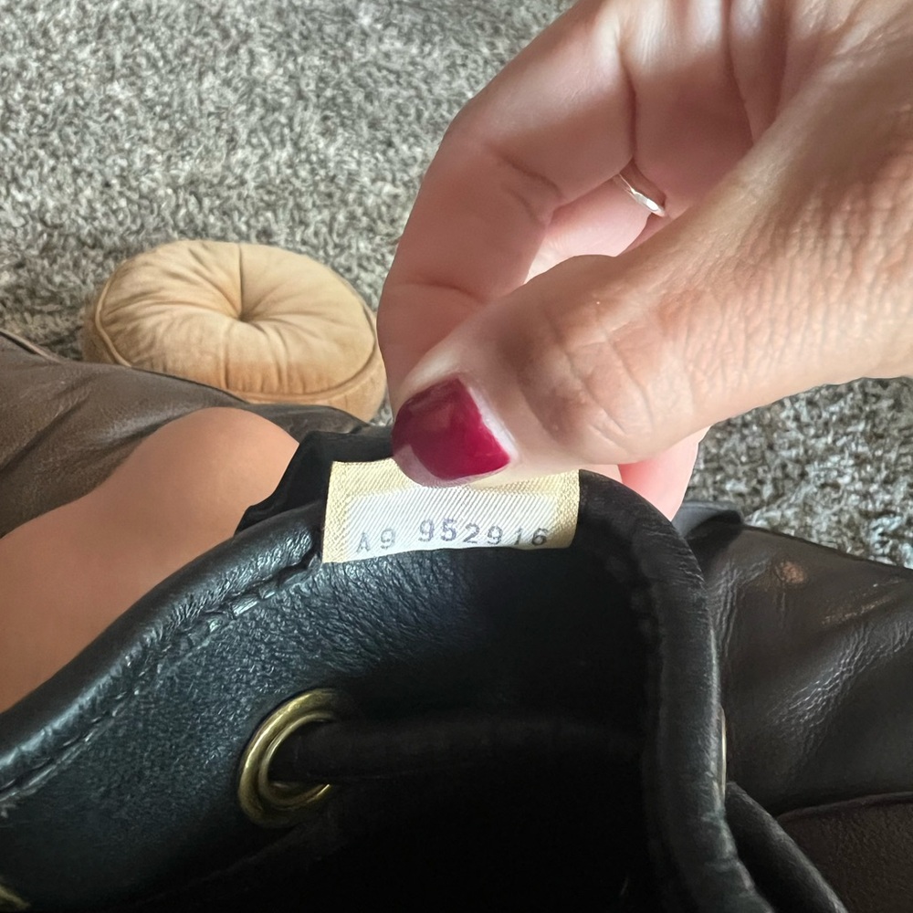 Dooney & Bourke Black Leather Bucket bag - Picture 7 of 7